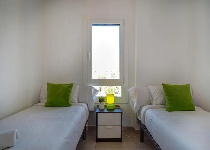 Апартаменты Balmins White By Hello Homes *