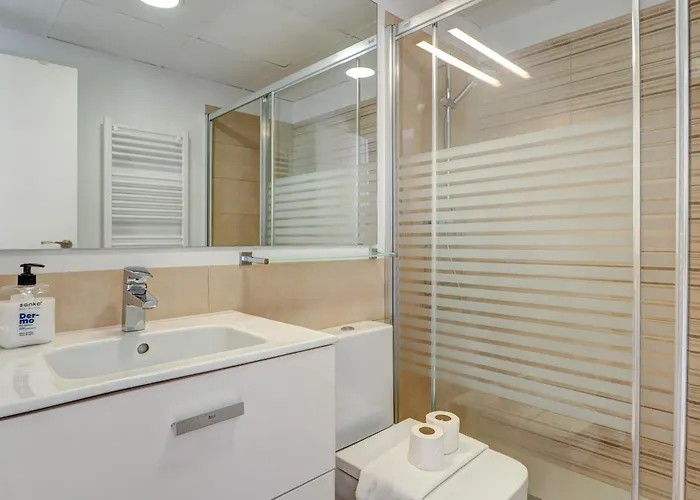 Apartman Balmins White By Hello Homes